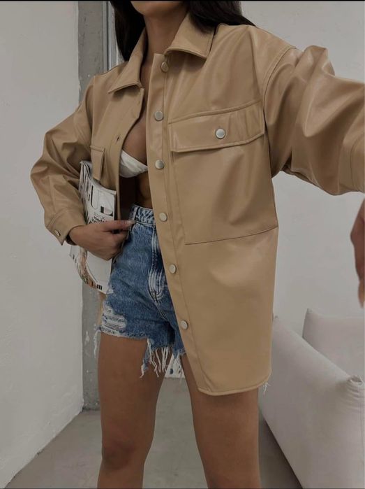 Къси кожени панталонки с колан , Риза от еко кожа