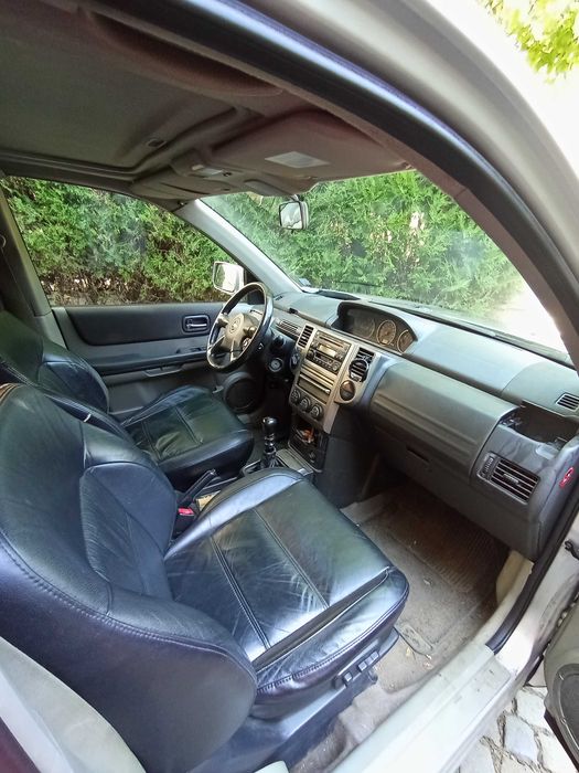 Продавам Nissan X-trail 2,2 DCI, T30