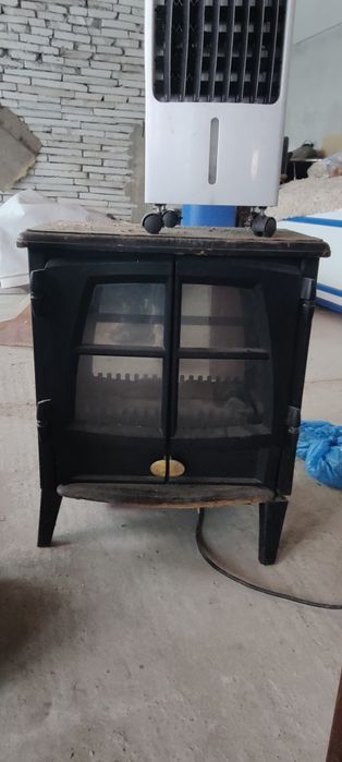 Șemineuri electrice și pe gaz