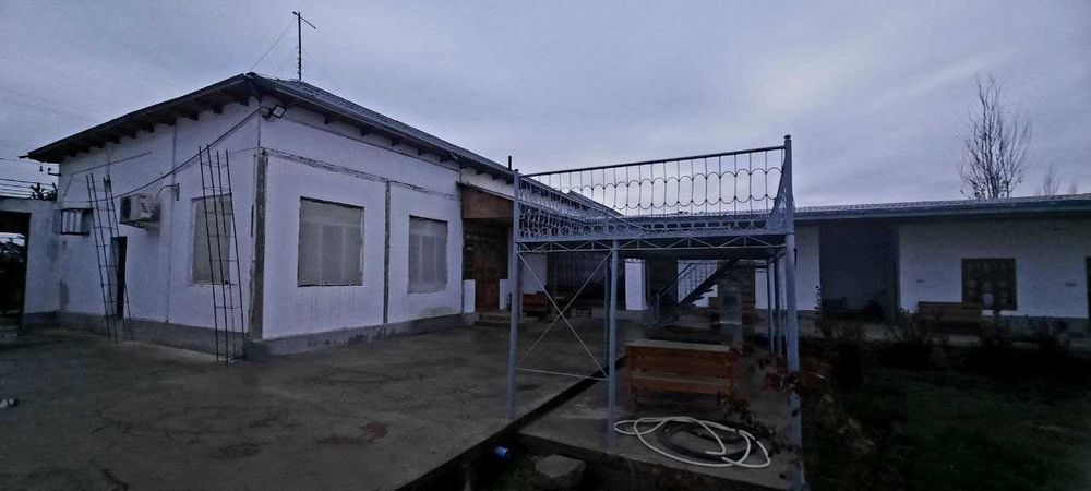 Namunali uy sotiladi