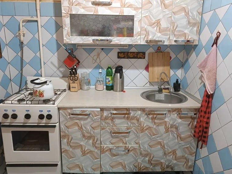 Продаётся Бабура 2/3/5 без ремонта без мебелья локации топ !!