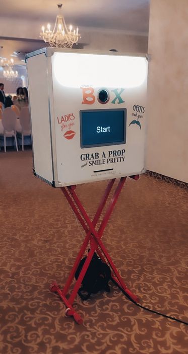 Servicii Cabină foto, Selfie-Box, Photo booth Oradea, Oglinda magică