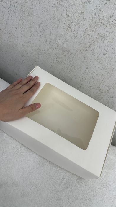 Продам Коробки белые