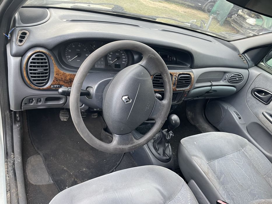 Renault Megane на части