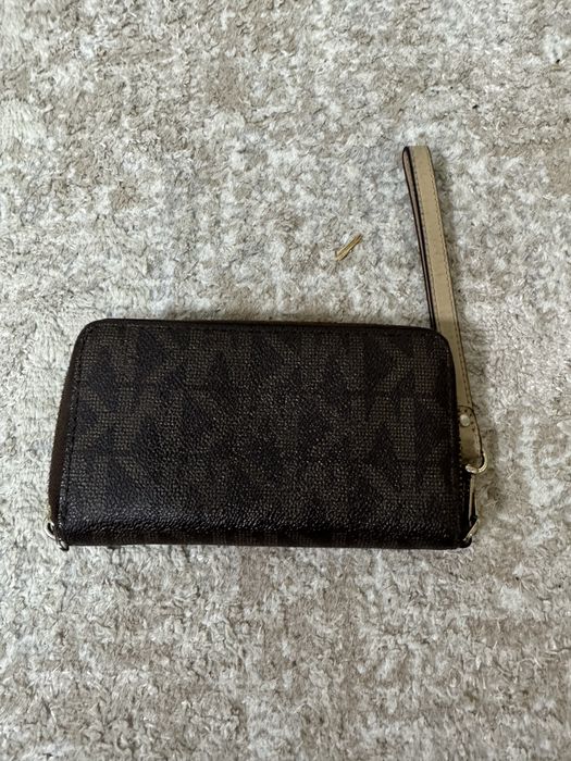 Продам кошелек женский МК.