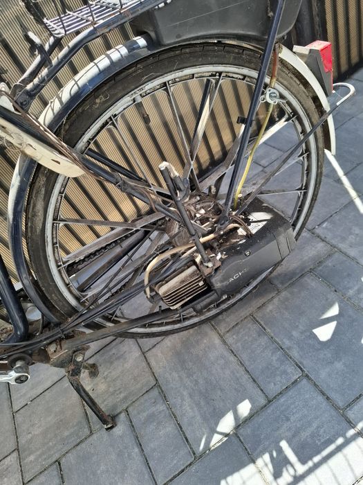 Bicicleta cu motor pe benzina sachs
