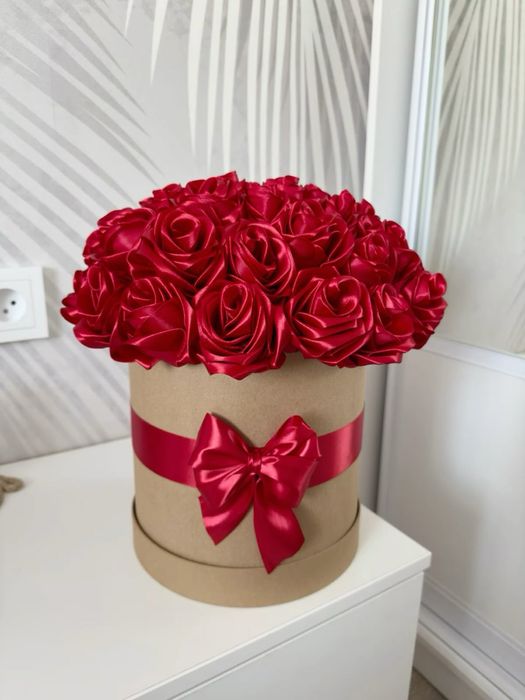 Букеиы искусственные из Атласной ленты