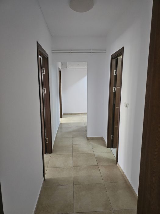 Inchiriez apartament
