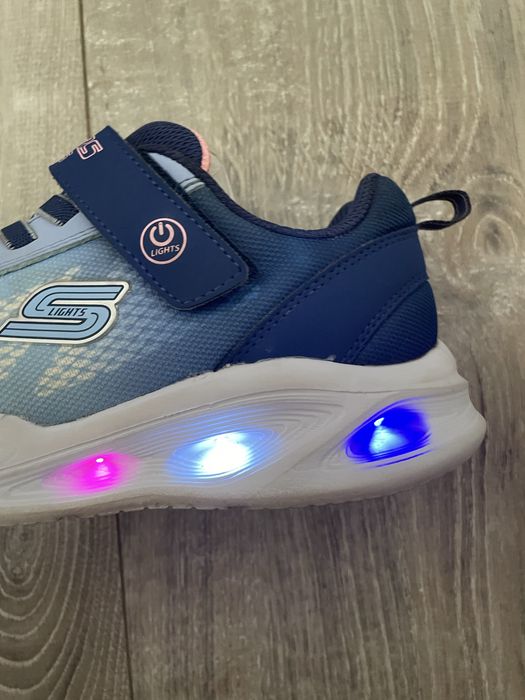 Skechers cu leduri nr.35