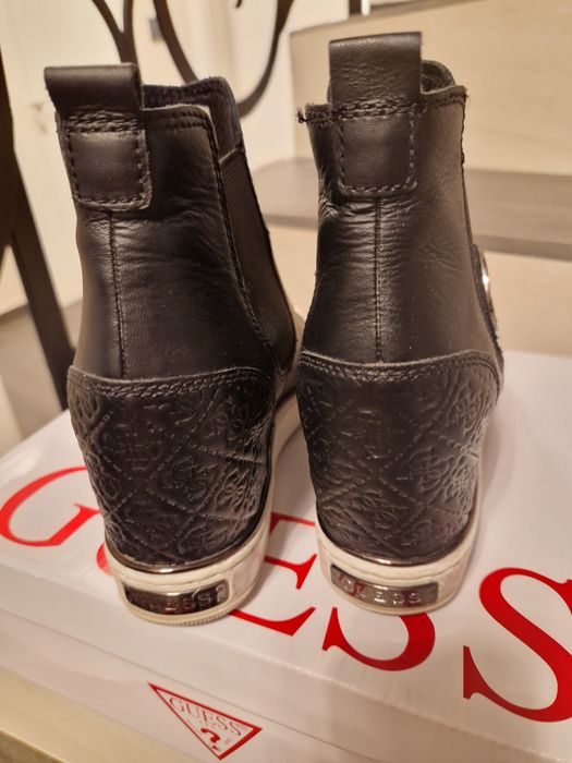 Кецове GUESS, дамски