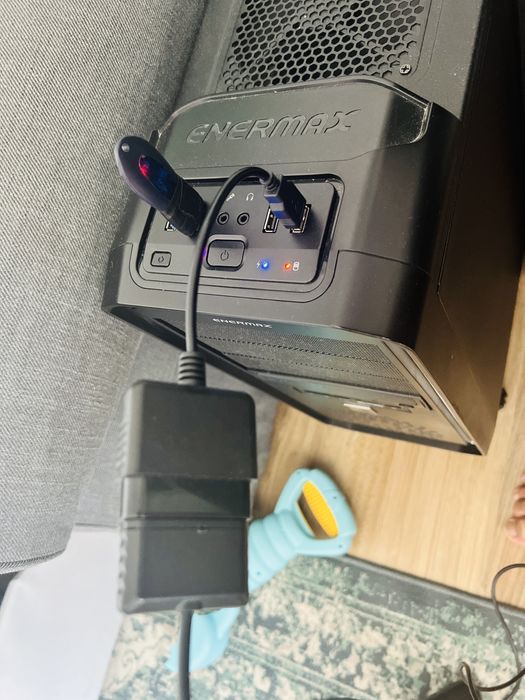 Vand gamepad / joystick cu fir (USB)