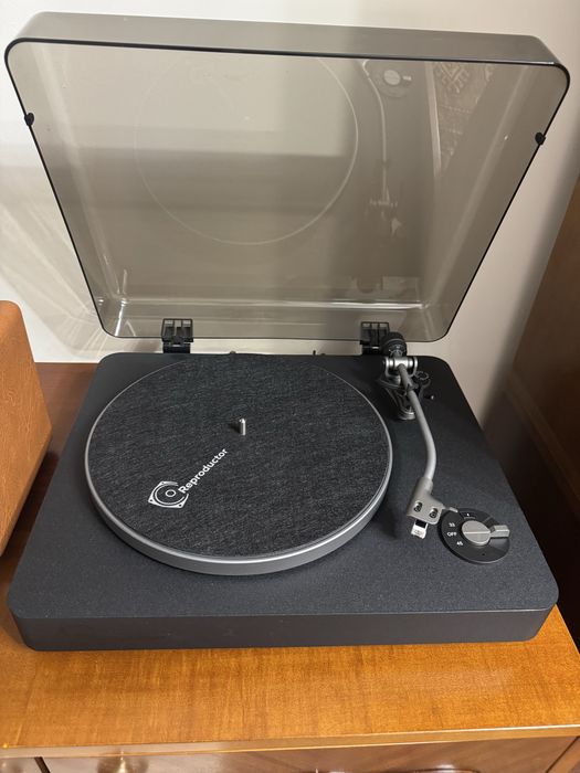 Проигрыватель виниловых пластинок