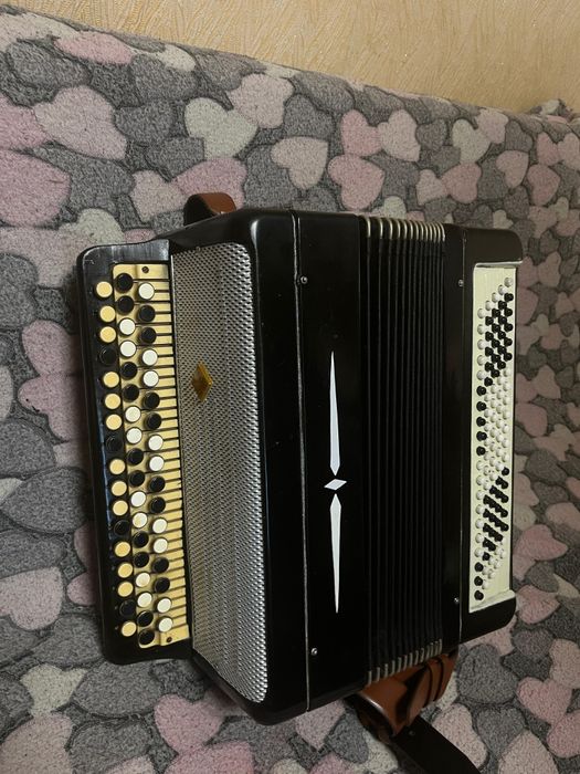 Продам баян за 50000 тенге