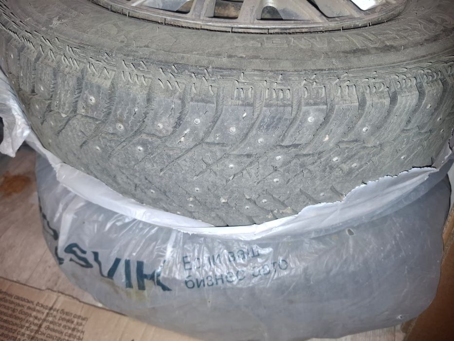 Продам зимние шины в отличном состоянии