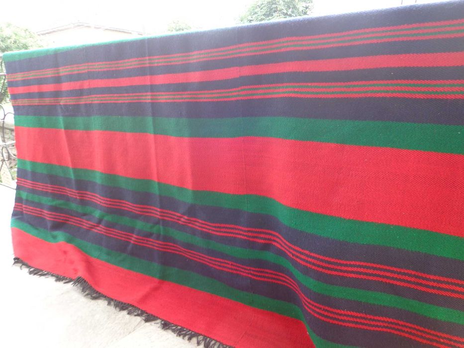 Вълнен възрожденски ръчно тъкан килим