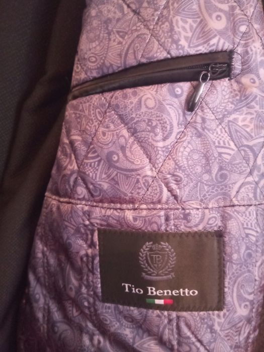 Пальто и брючный костюм