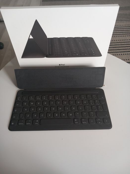 Smart keyboard Apple Ipad + husa Ipad