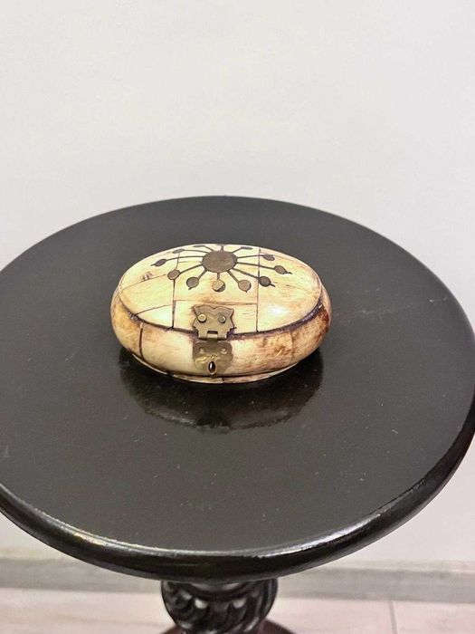 Set 3 casete si scrumiera sidef decoratiuni metalice bibelou bibelouri