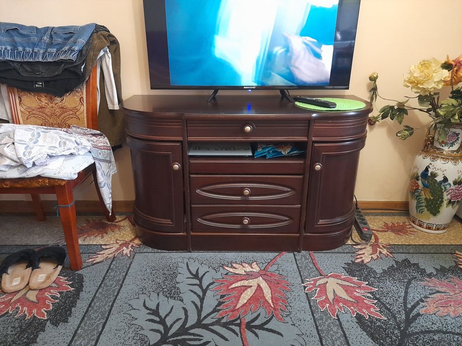 Продам шкаф с тумбой