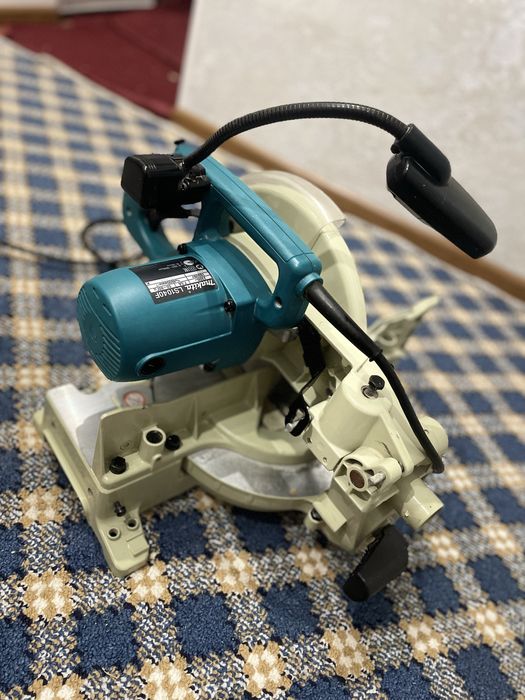 Торцовка бу пила макита LS1040F