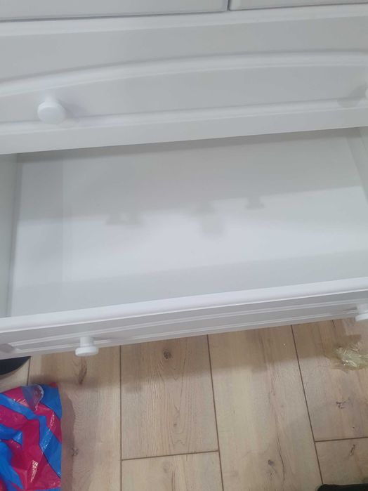 Пеленальный столик