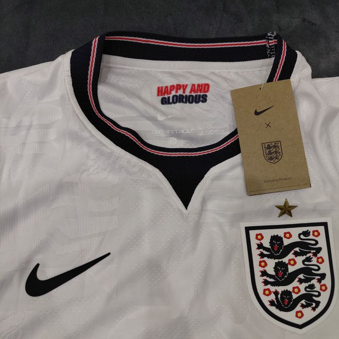 NIKE футболна тениска/фланелка на England НОВА