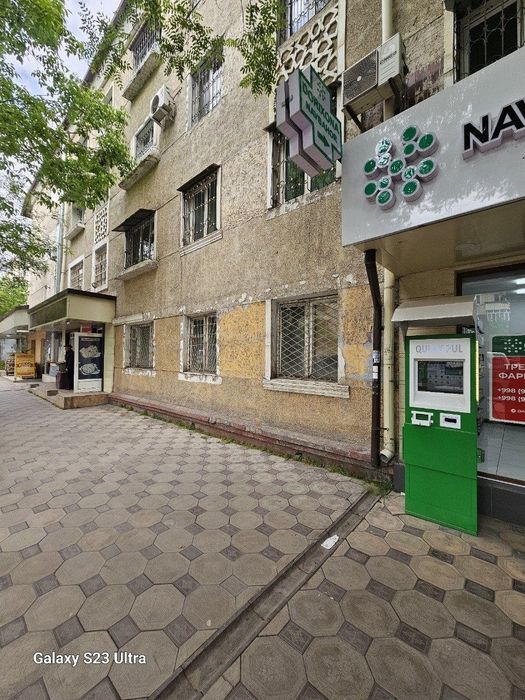 Срочно Продаётся под нежилое 4-комн 1-этаж 75м2 метро Новза