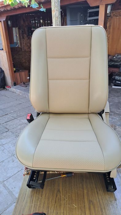 Претапициране на автомобилни седалки,  кори на врати ,колонки тавани