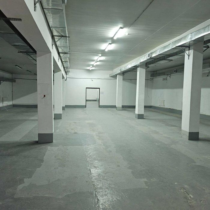 Склад: 100, 226, 300 кв.м. Есть навесы. 80,100 кв.м.