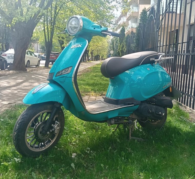 Închiriez scuter limitat fără permis, stare f bună