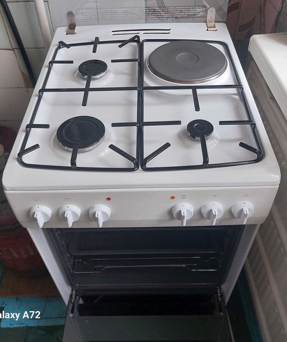 Продаеться плита HANSA