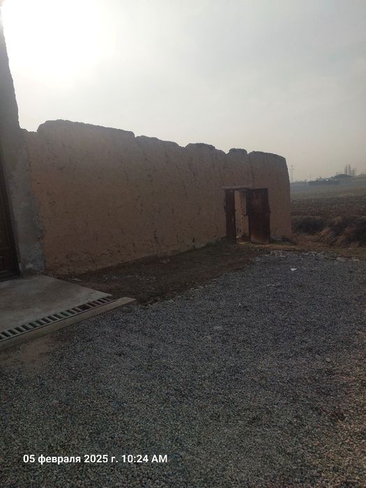 Nazarbek Tekstilda 8 sotik yer sotiladi