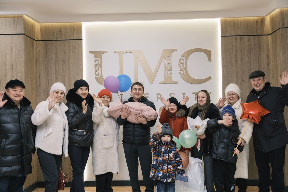 Выписка из роддома фото и видео оператор выписка Астана фотограф