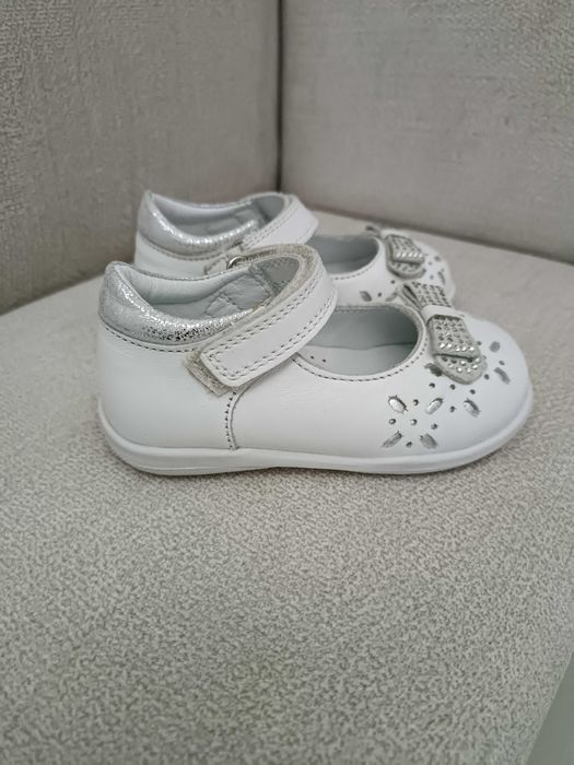 Детски отворени обувки