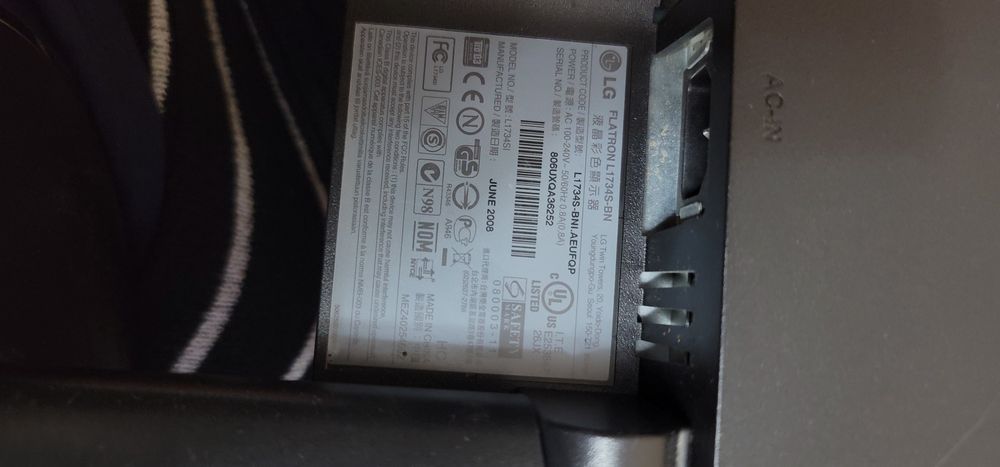 Монитор LG Flatron  L1732S-BN