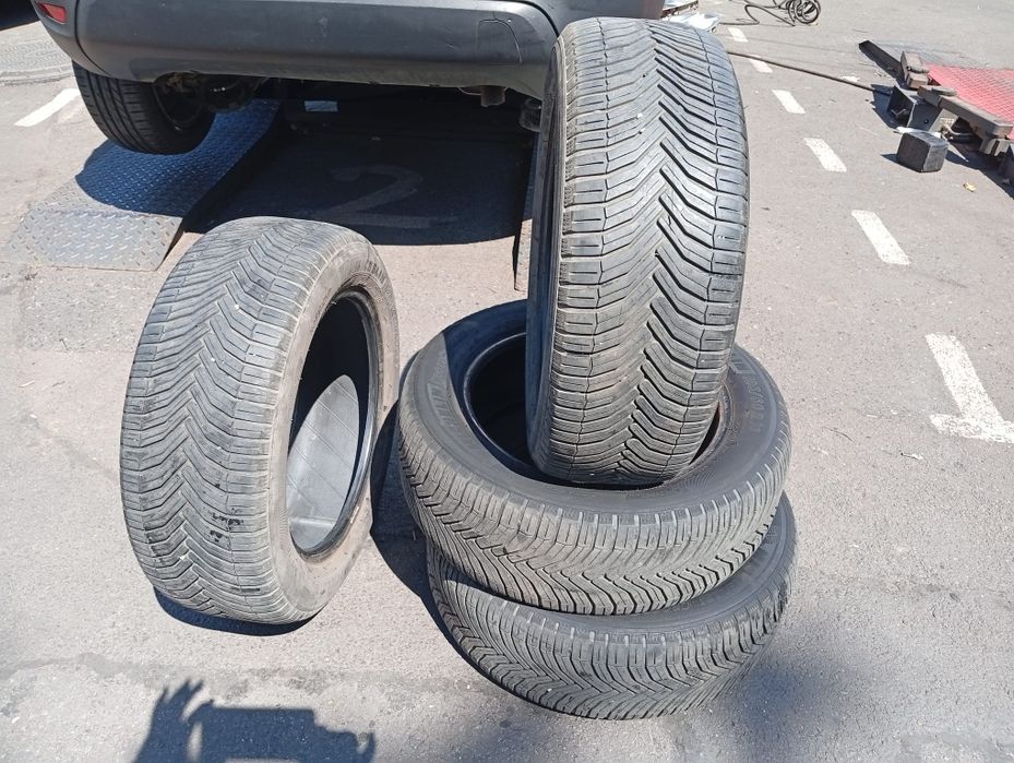 Vând anvelope Michelin CrossClimate  195/60 R16 AllSeason