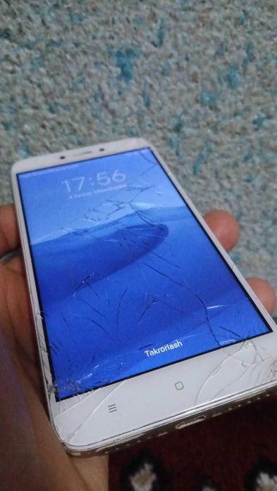 Redmi 4x 2/16gb holati yaxshi.