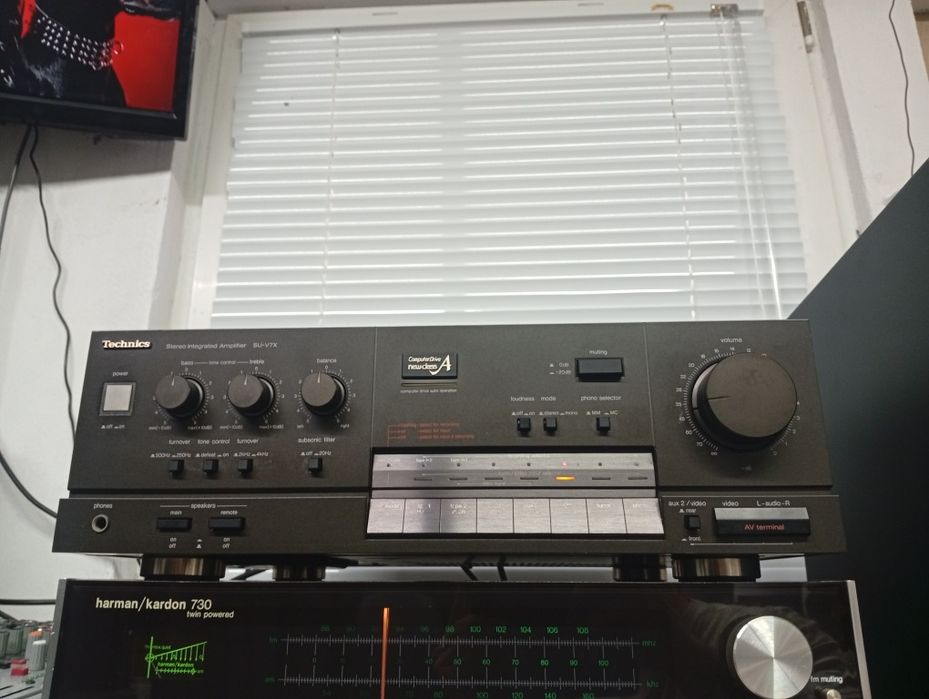 Усилвател TECHNICS SU-V7X