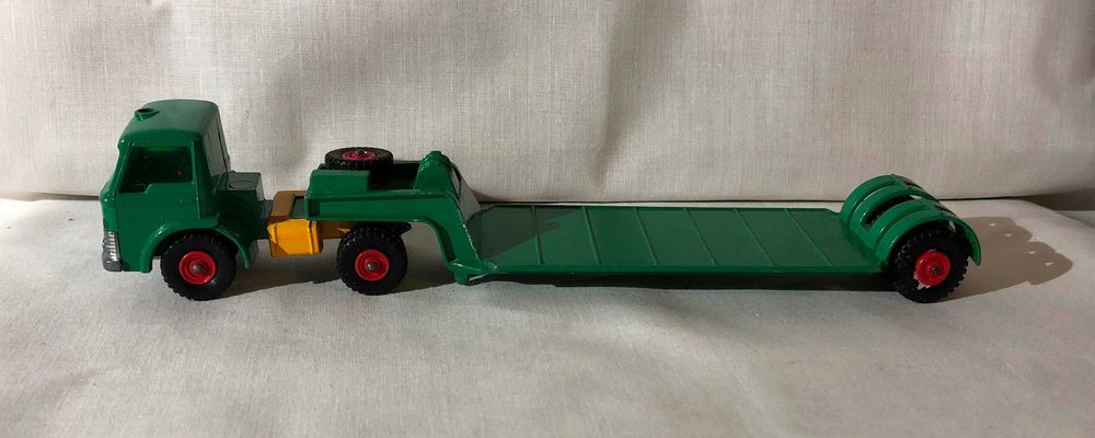 Macheta Matchbox Trailer King Size K-17 Ford Tractor Dyson Low din 69