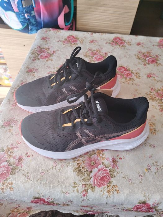 Маратонки за бягане ASICS