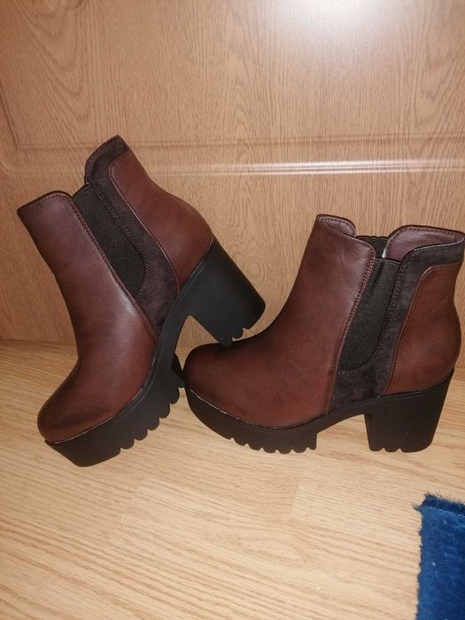 Ghete de dama cu platforma, elastice laterale si toc gros