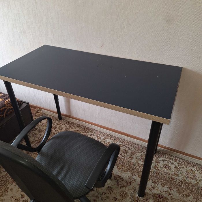 Стол ikea с креслом в хорошем состояние