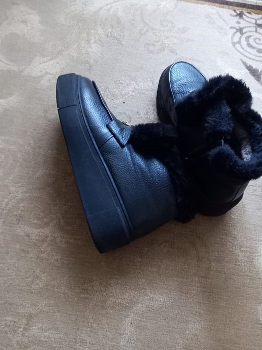 Продам кожаные ботинки автоледи