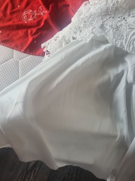 Rochie damă mar 38 /40 crem dantela  la  150 leii Timișoara