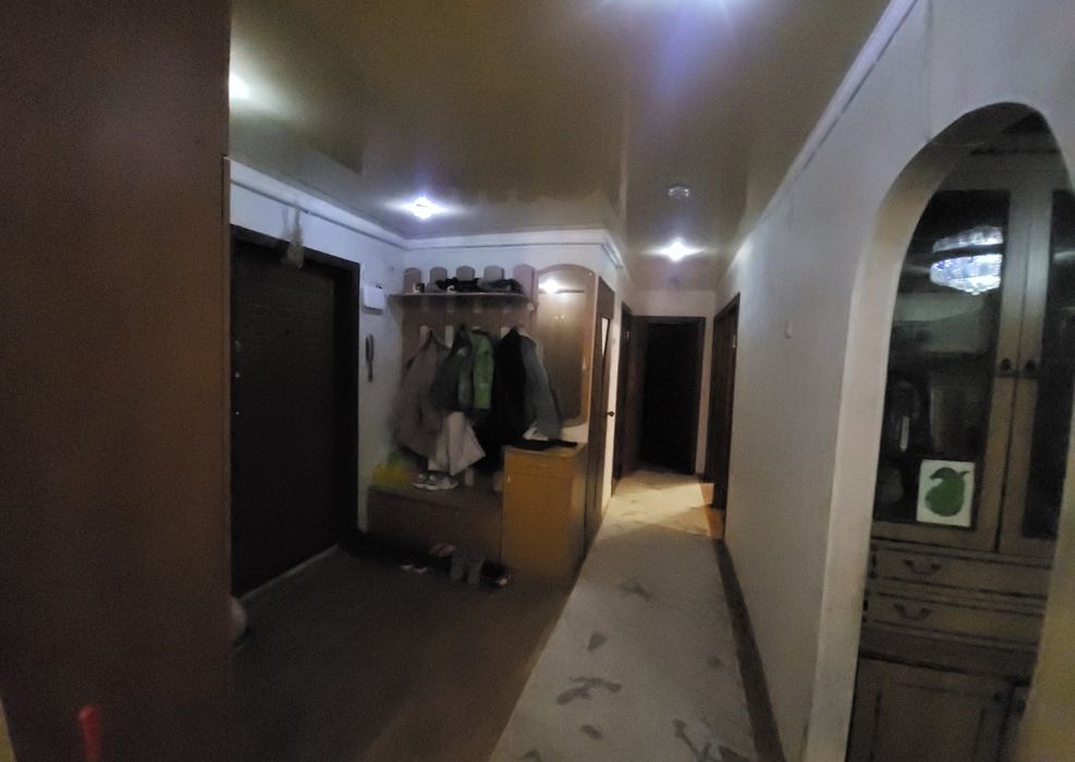 Продам 4-х ком квартиру