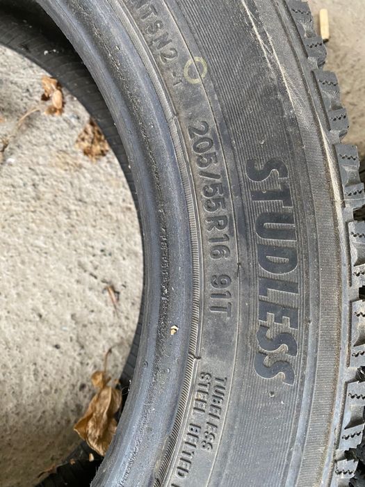 Зимние шины 2 шт 30.000т