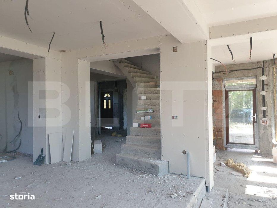 Casa/Vila, 341 mp construiti, teren 1000 mp, Tartasesti