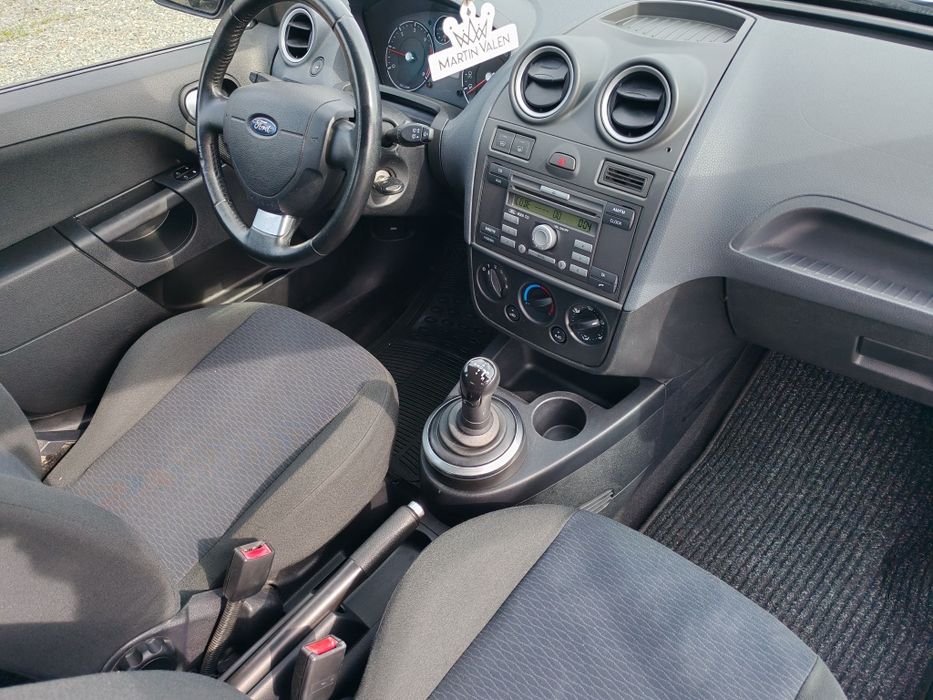 Ford Fiesta 1.4 tdci 2007 model Ghia cash sau rate fixe