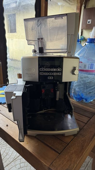 Кафеавтомат Delonghi Magnifica