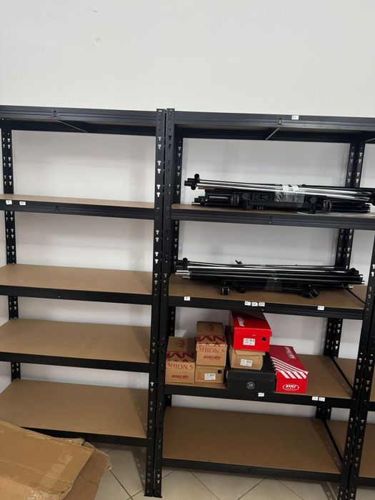 Vând 7 rafturi de depozitare  preț 100  per bucată